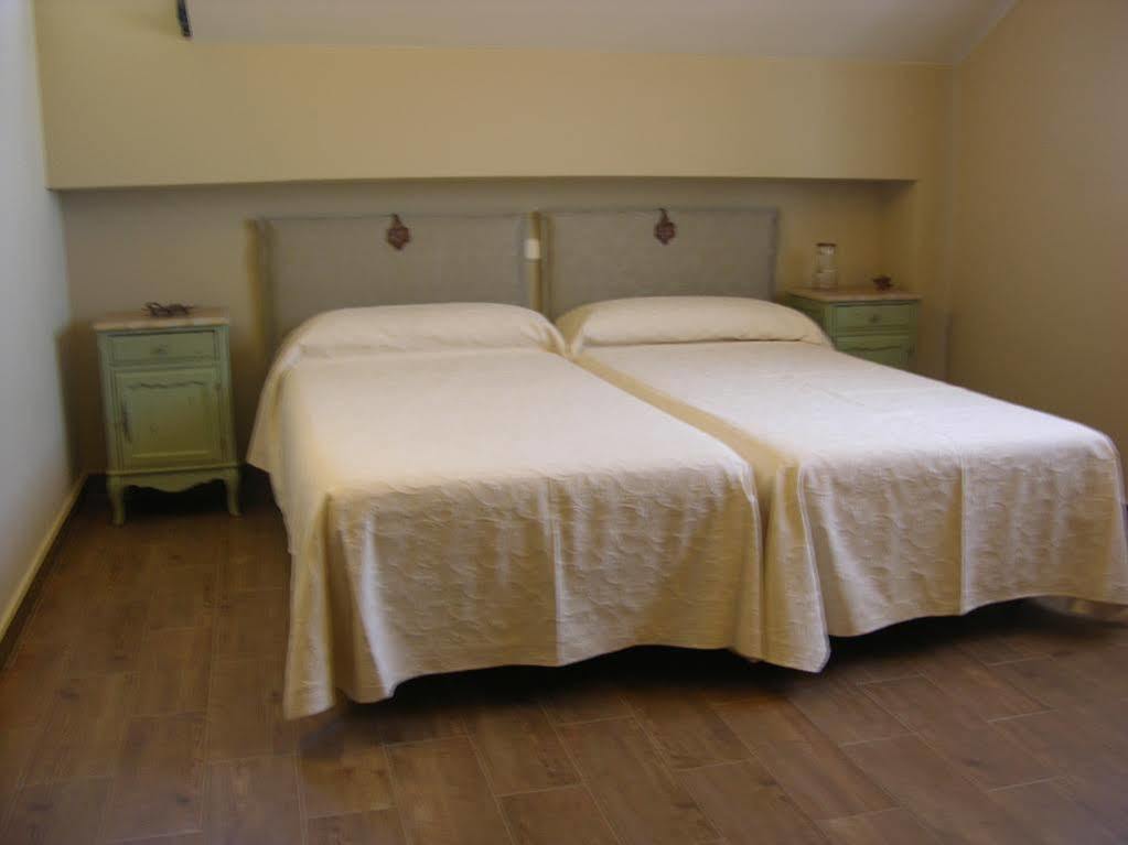 Albus Albi Guest House Colmenar del Arroyo Exterior foto
